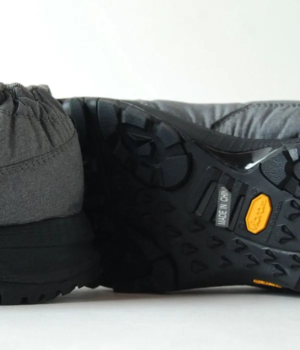 White Mountaineering/PADDED VIBRAM SOLE SHORT BOOTS(GRAY)